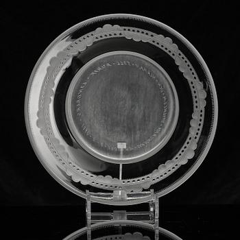 Simon Gate, an engraved glass bowl with plate, Orrefors 1930, model 122.
