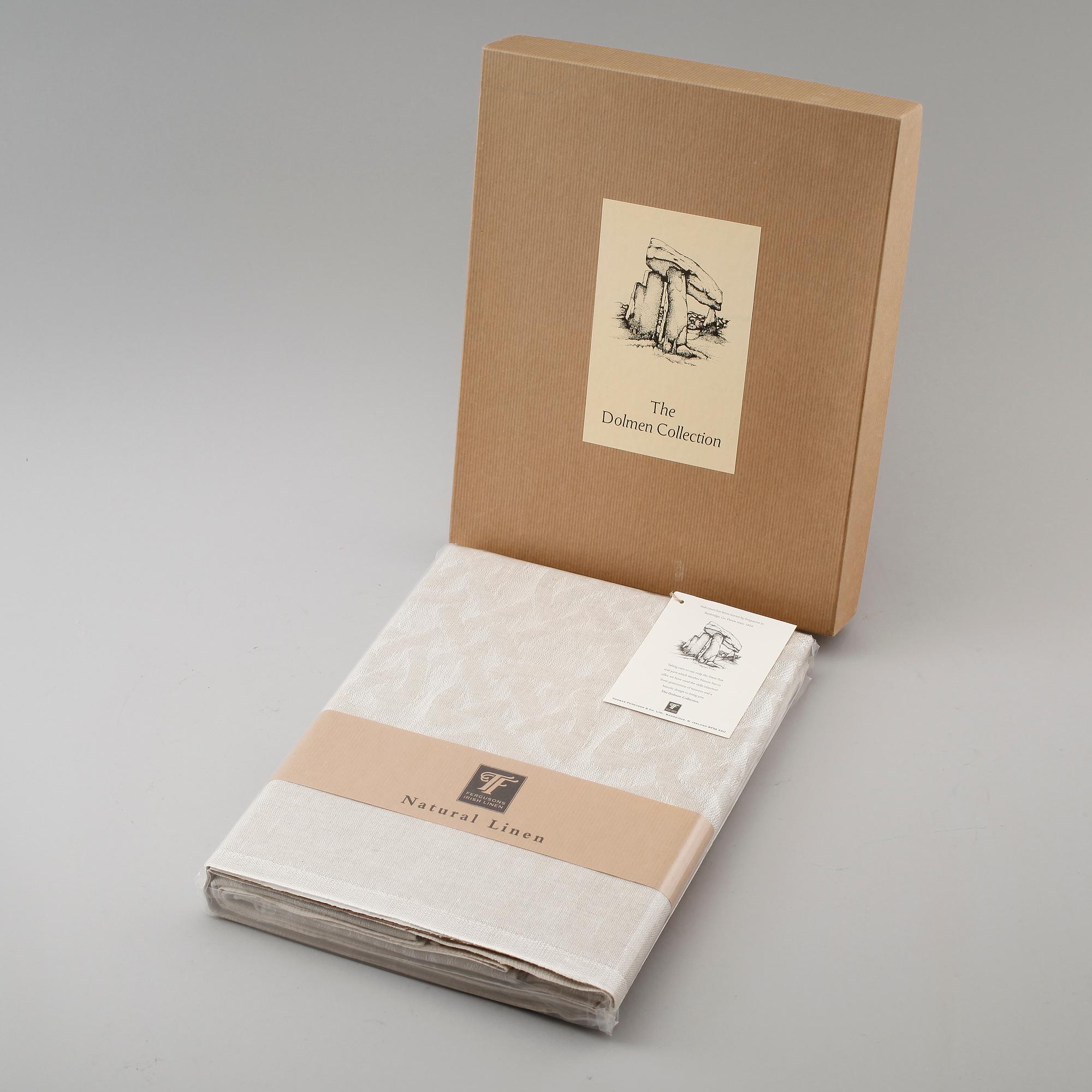 DUK, linnedamast, "Dolmen", Fergusons Irish Linen. 183 x 229 cm.