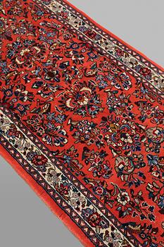 A Sarouk runner, approx. 580 x 84 cm.