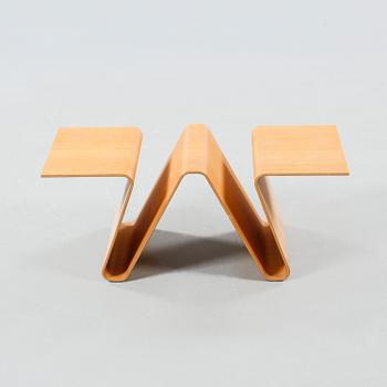 TIDNINGSSTÄLL, "Papermaster", Norway says för Swedese, formgivet 2002.