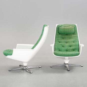 FÅTÖLJER, ett par, möjligen "Galaxy", Alf Svensson & Yngvar Sandström, Dux, 1960-tal.