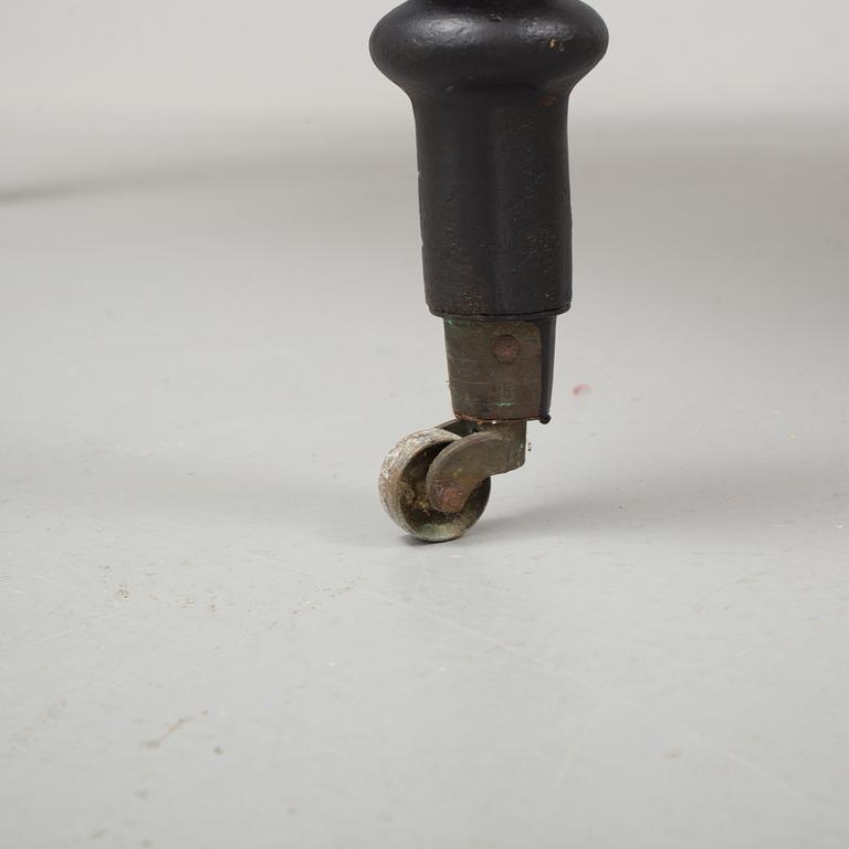 A mid 19th century dining table.