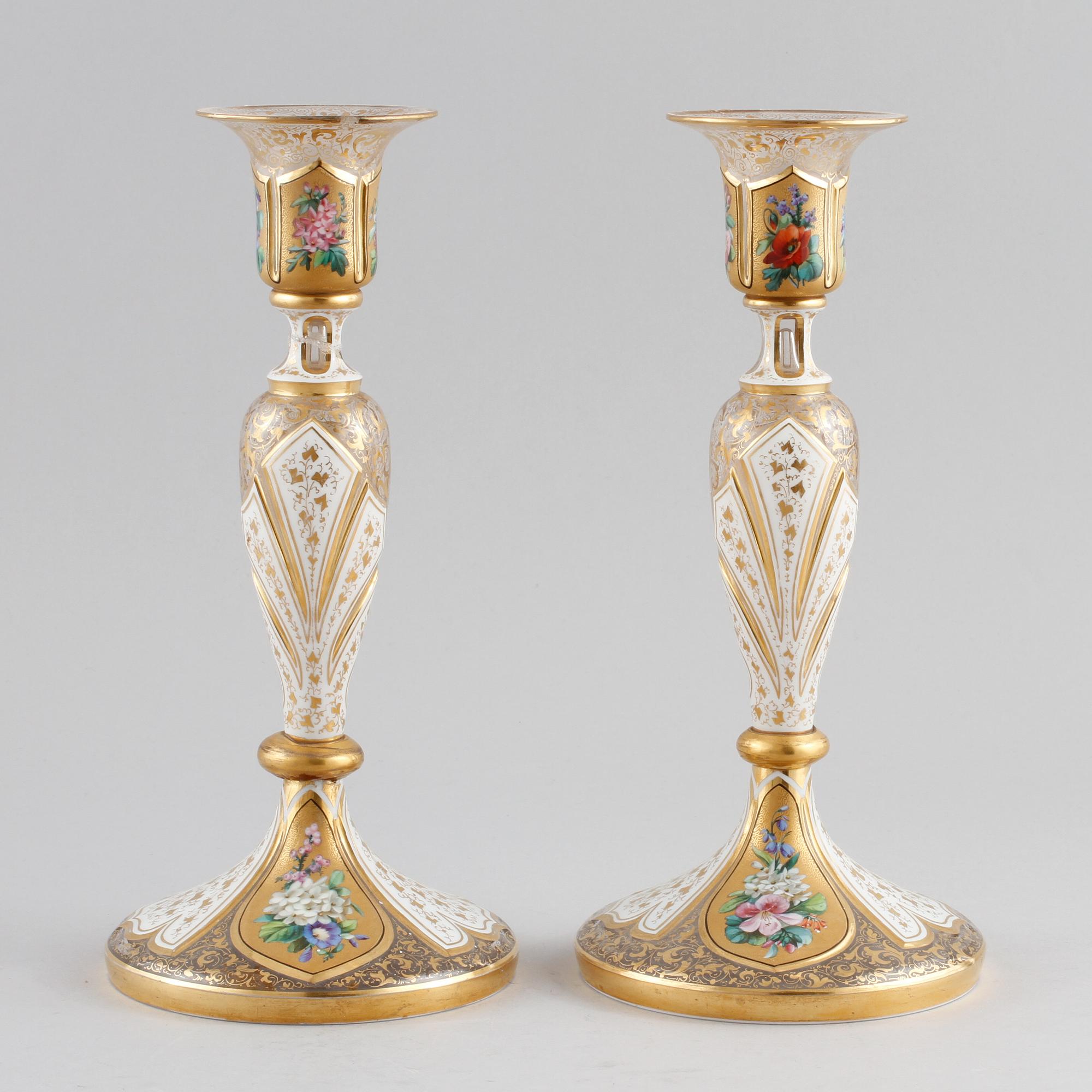 LJUSSTAKAR, ett par, glas, omkring sekelskiftet 1800/1900.
