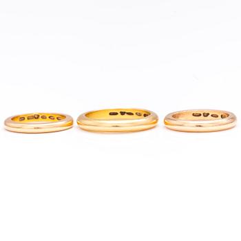 A set or three 18K gold rings by Pekka Happonen, Kuopio and Nestor Westerback, Helsinki 1929.