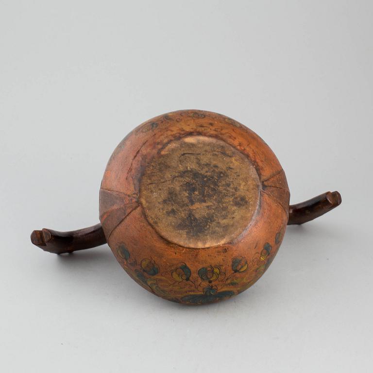 An 18th/19th century wooden ale cup bowl, Norway.