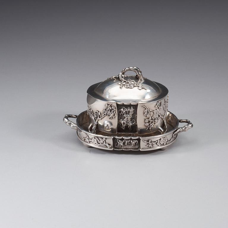 ASK med LOCK och BRICKA, silver, oidentifierad mästare. Kina, 1900-talets början.