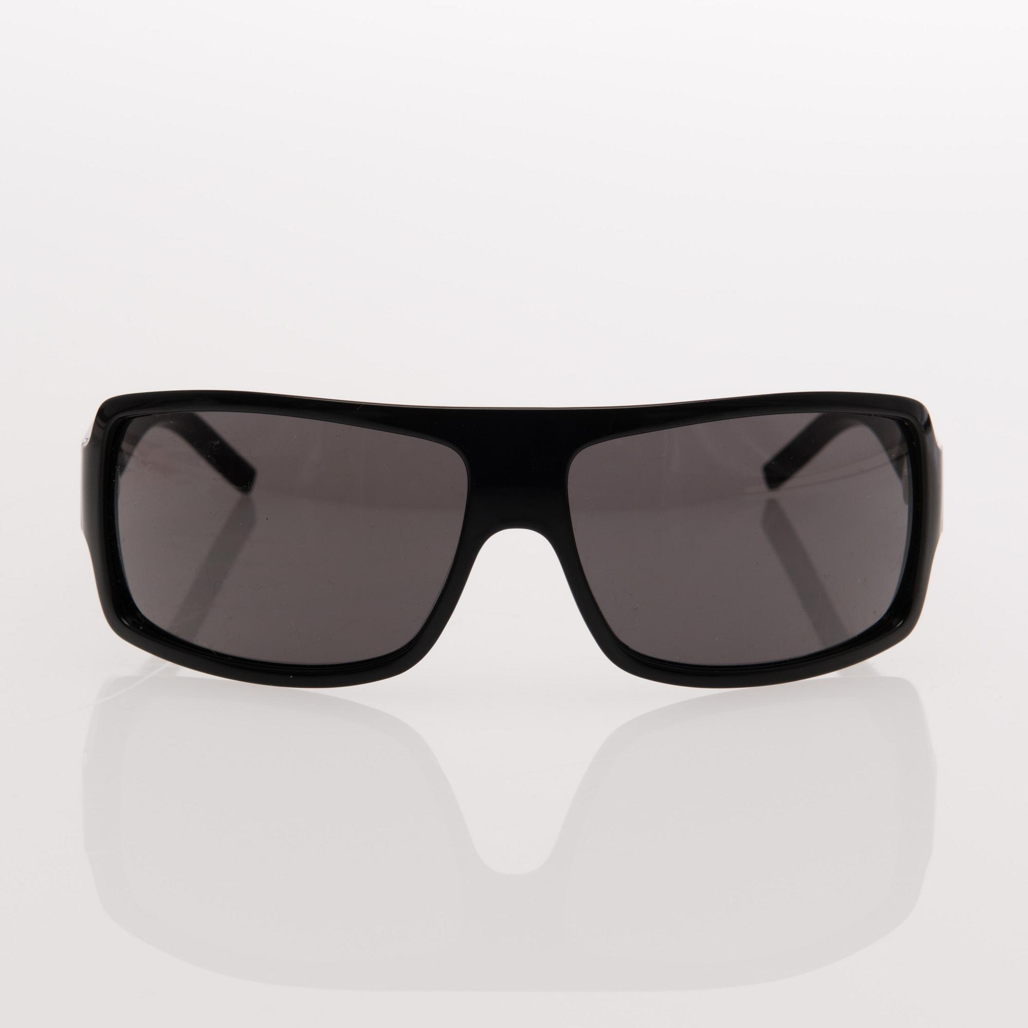 DIOR HOMME BLACK TIE SUNGLASSES.