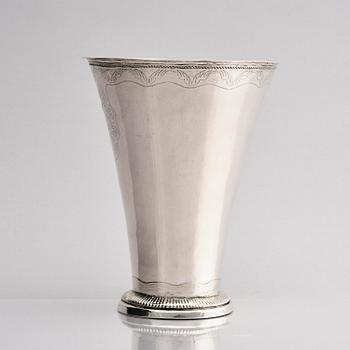 Petter Gillberg, a silver cup, Varberg 1775.