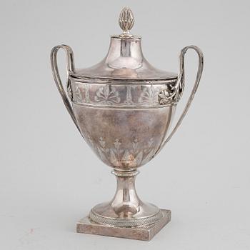 ROCH-LOUIS DANY, a silver sugar bowl, (active 1779-1809), Paris, France, 1789.