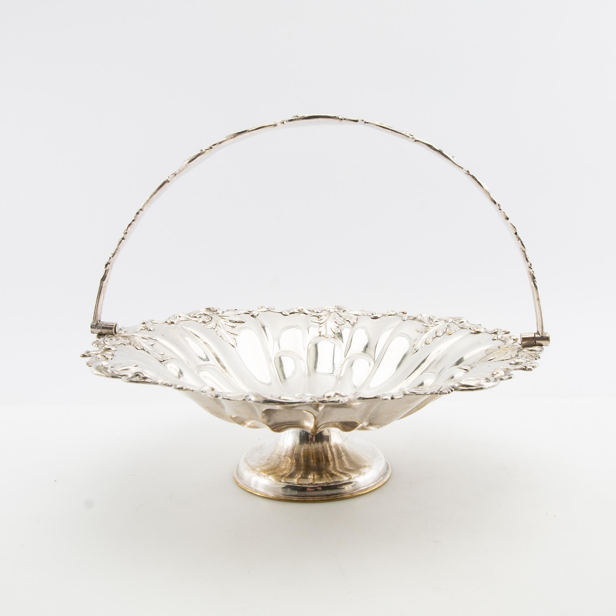 Cake stand and bowl, silver plate, first half of the 20th century.