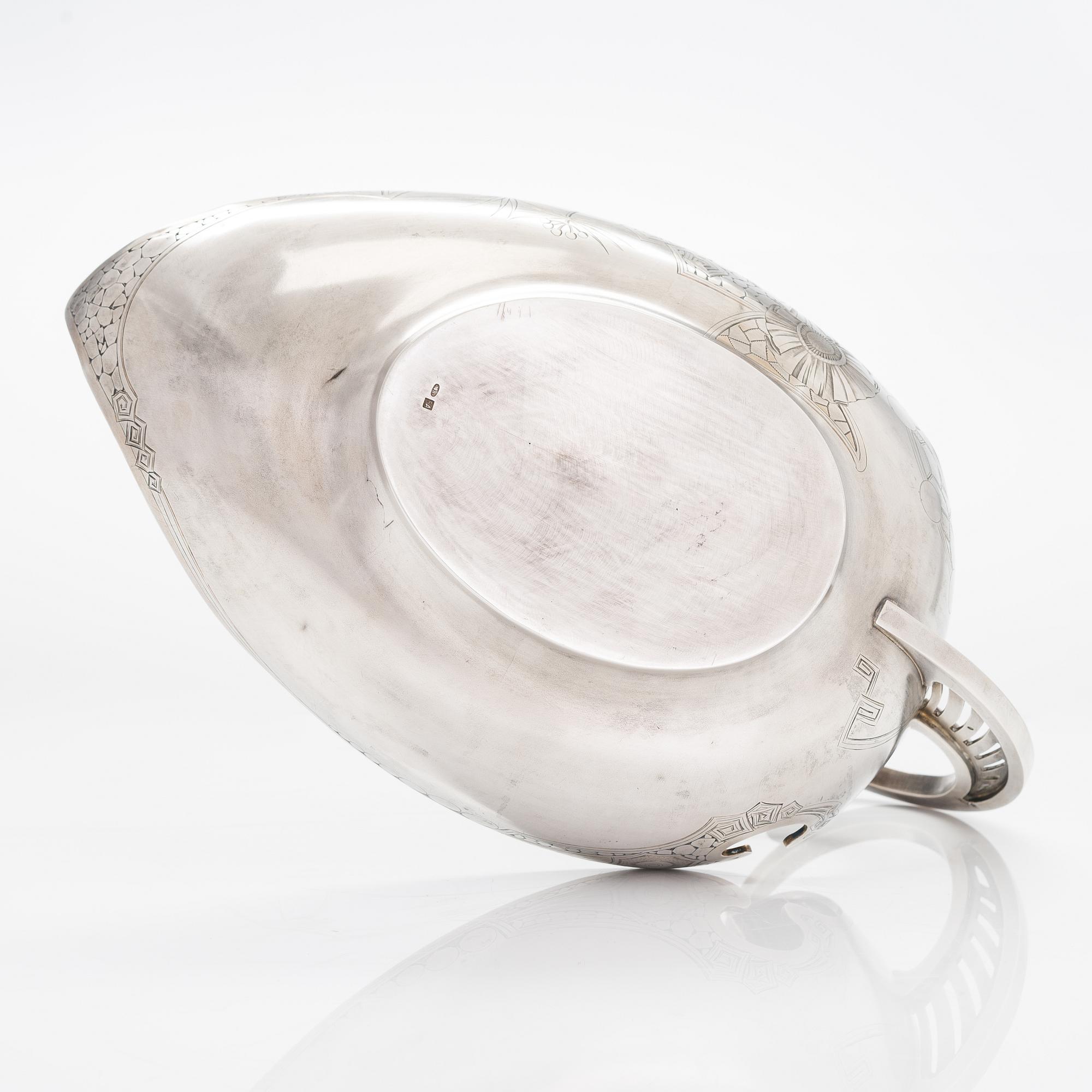 Kousa, hopeaa, 5. Artelli, Moskova 1908-17. Pituus 32 cm.