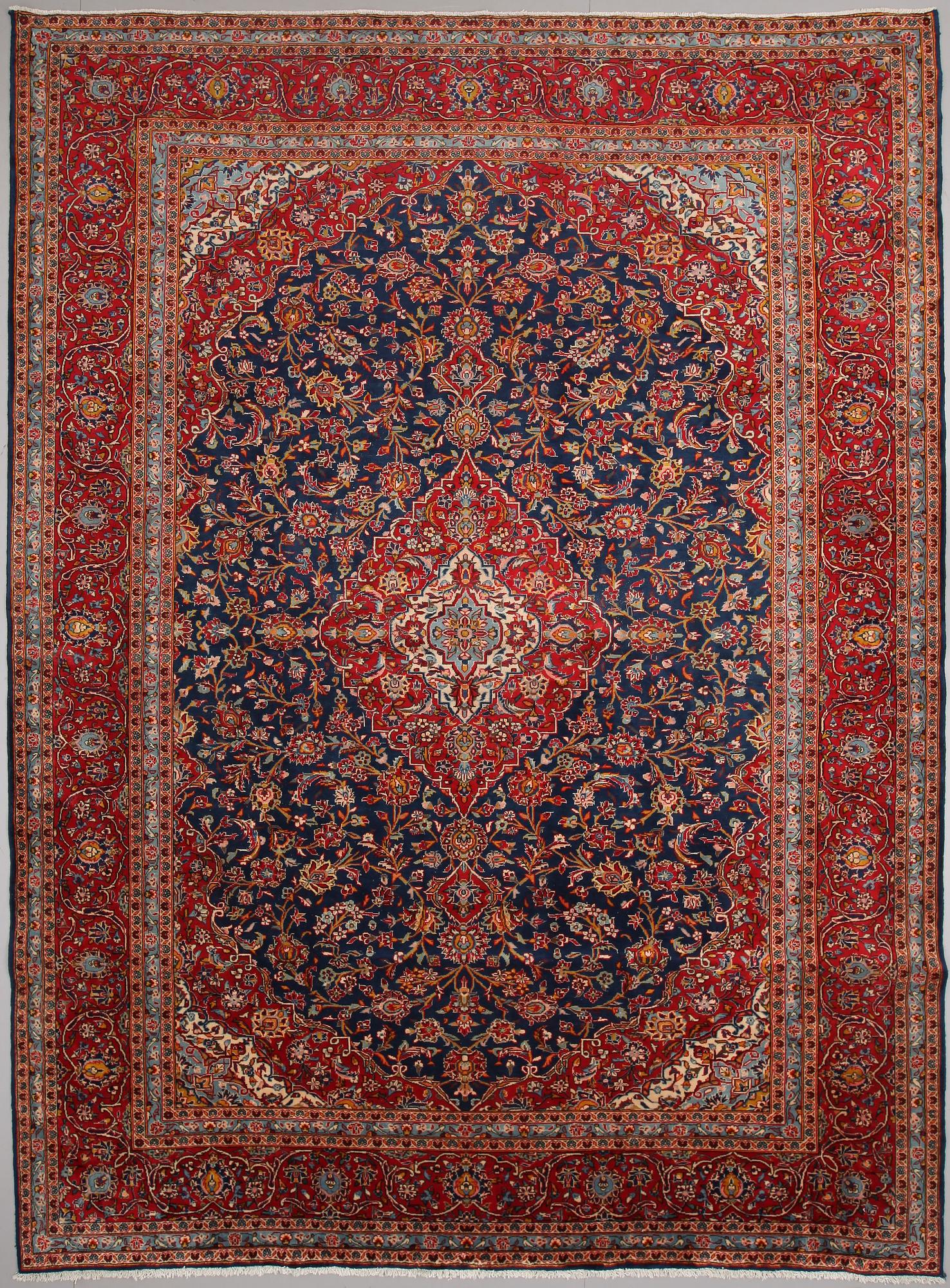 MATTA, Keshan, old, ca 390 x 290 cm.