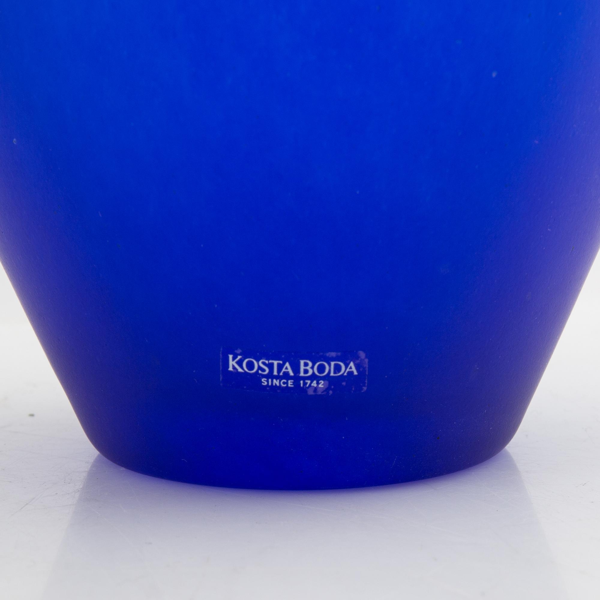 Kjell Engman and Gunnel Sahlin carafes 2 pcs Kosta Boda late 20th century.