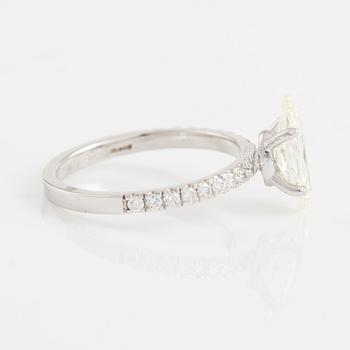 Marquise cut diamond ring, 1,02 ct.
