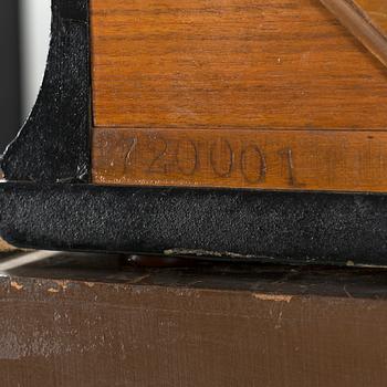 JUKEBOX, Wurlitzer Model 81, on original wooden stand "Mae West".