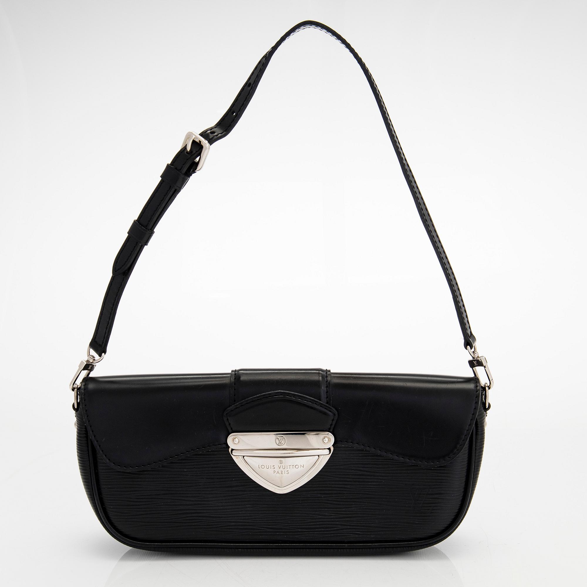 Louis Vuitton, a 'Pochette Montaigne' bag.