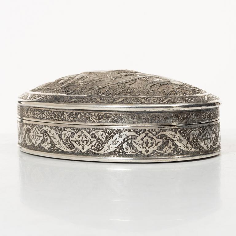 Ask med lock, silver, Persien (Iran), sen Qajardynasti / tidigt 1900-tal.
