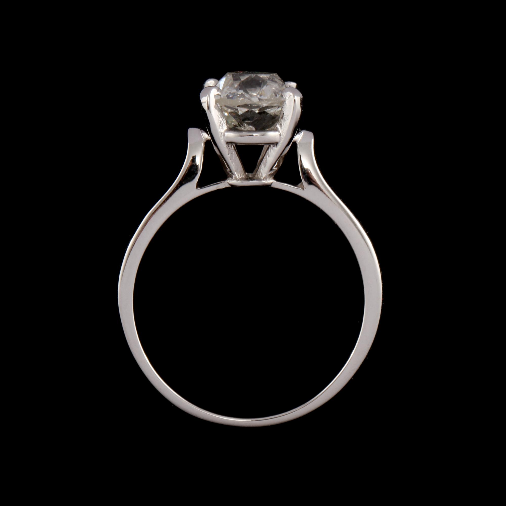 RING, 18k vitguld med kuddslipad diamant, 1.43 ct. Vikt 4 g.