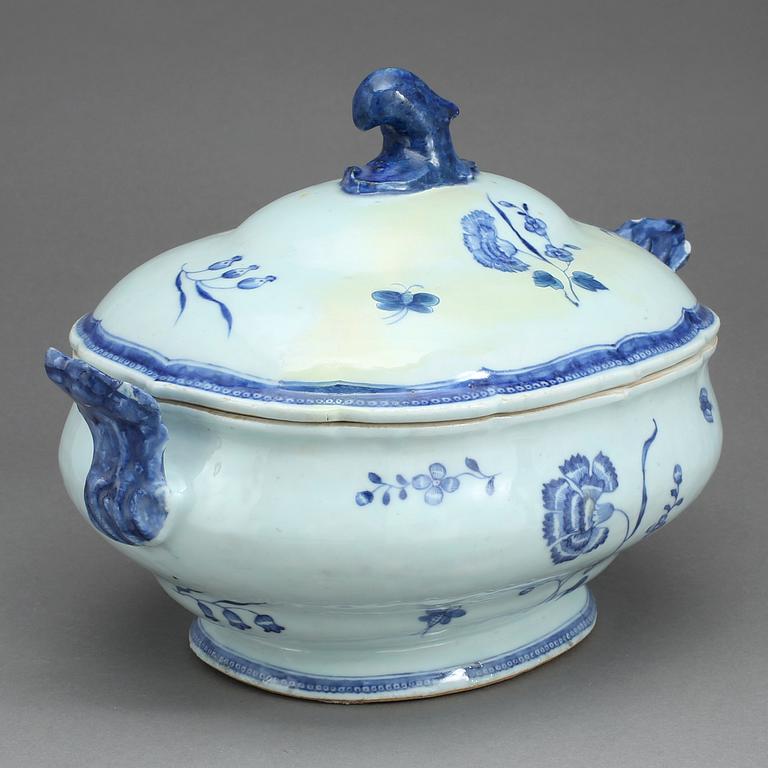 LOCKTERRIN, porslin, Kina, 1700-tal.