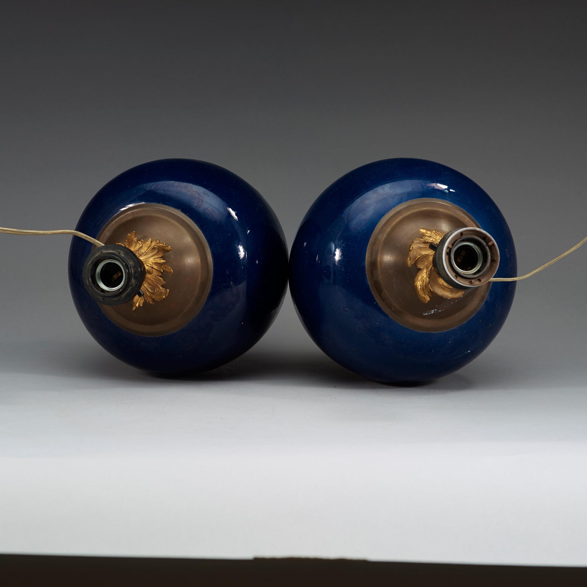 A matched pair powder blue jars, Qing dynasty, Qianlong (1736-95).