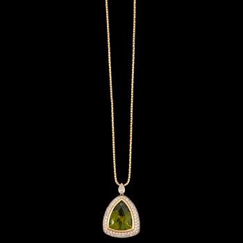 A peridote, 7.84 ct and brilliant cut diamond pendant, tot. 2.09 cts.
