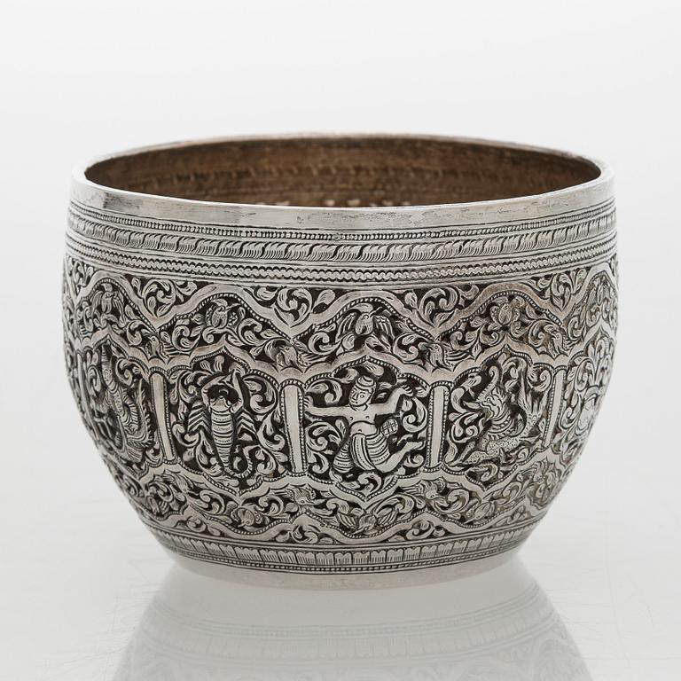 An Asian  silver bowl, Finnish import marks Helsinki 1969.