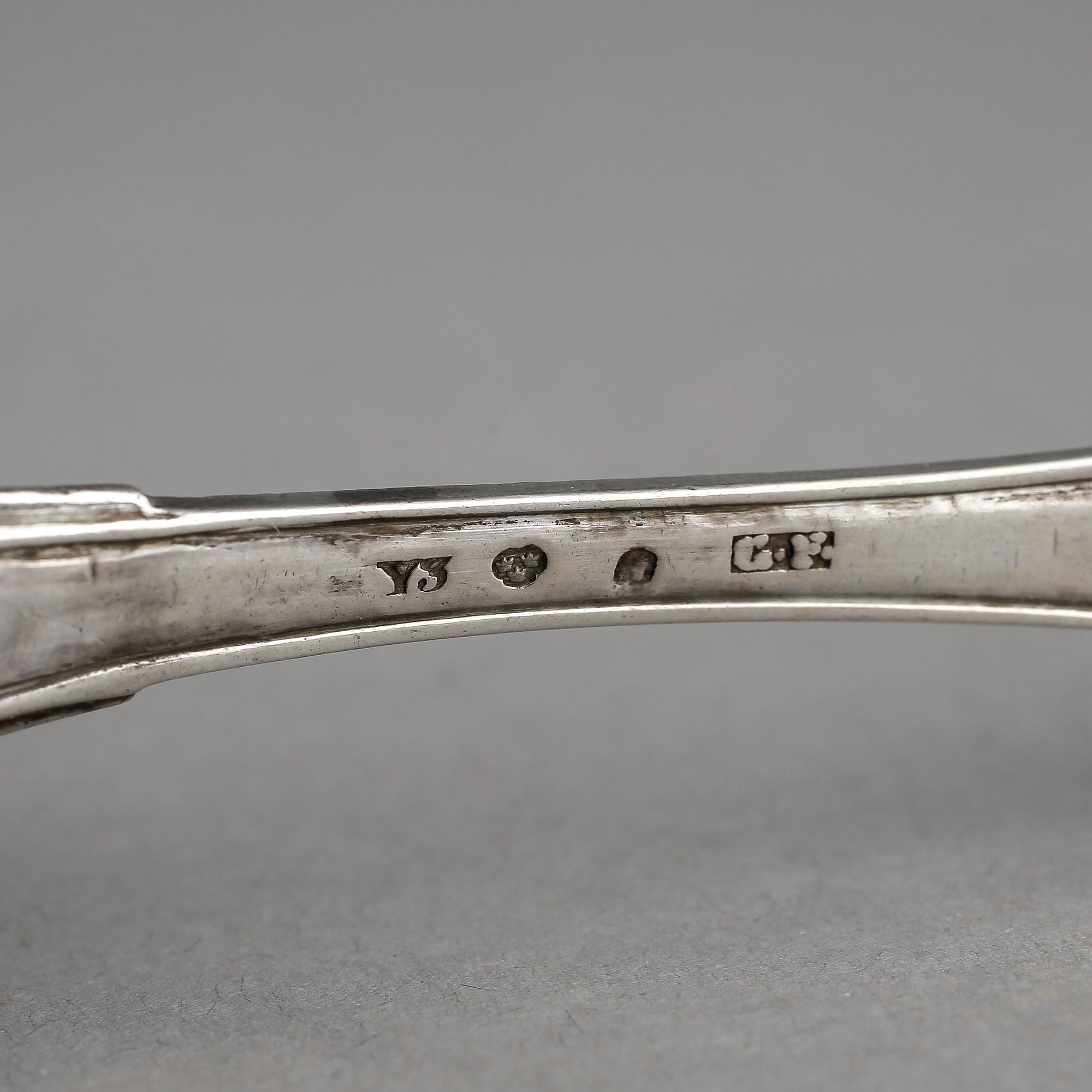 DESSERTSKEDAR, 11 st liknande, silver, olika mästare, Sverige 1786 till 1800-talets första hälft. Tot ca 467 gram.
