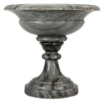 1028. A 19th century marble tazza.