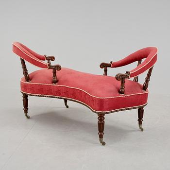 KUNGLIG KONVERSATIONSSOFFA, Gustav V ägarmärkning, 1800-talets slut.