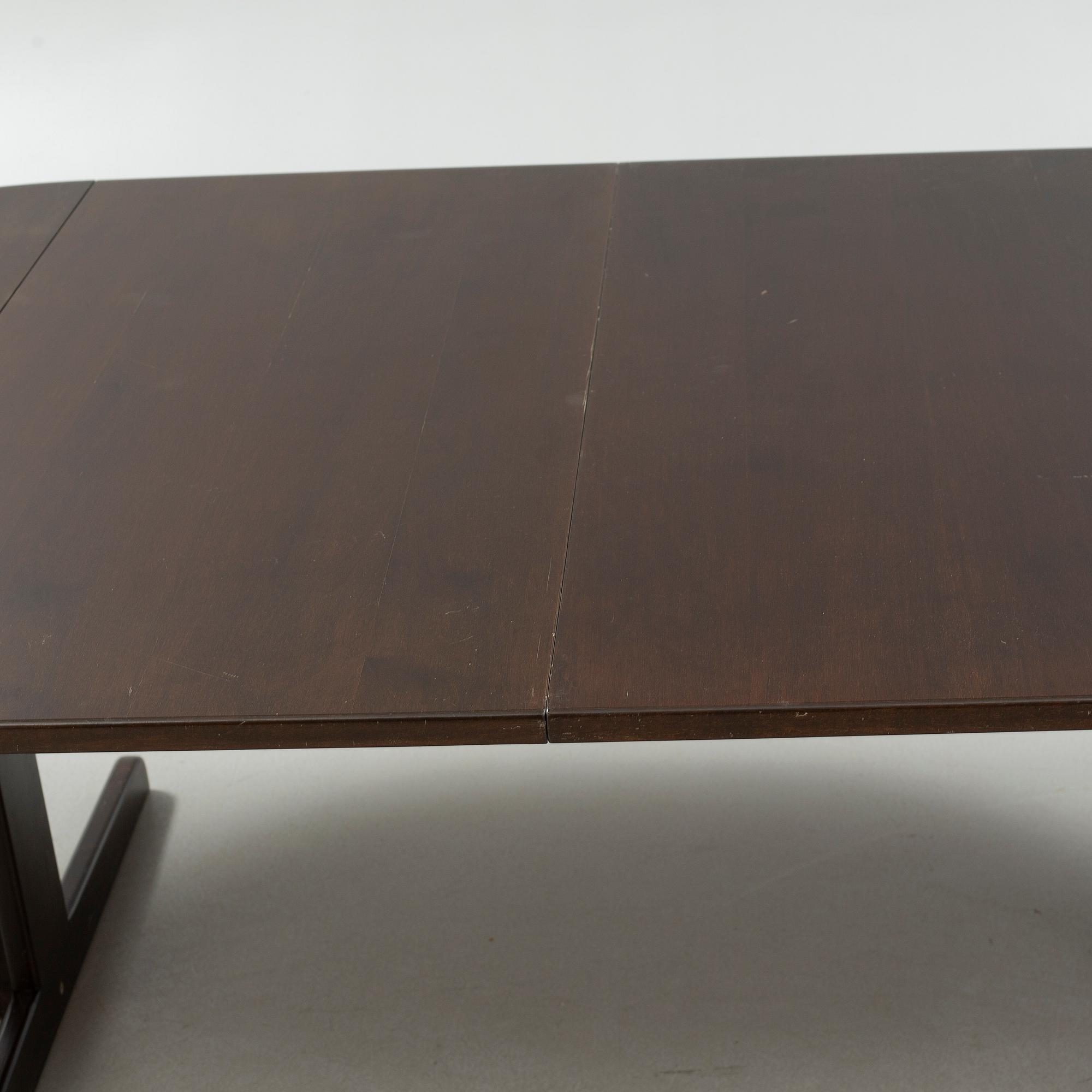 A diningroom furniture set of 7 pieces by Thonet from the second half of the 20th century.