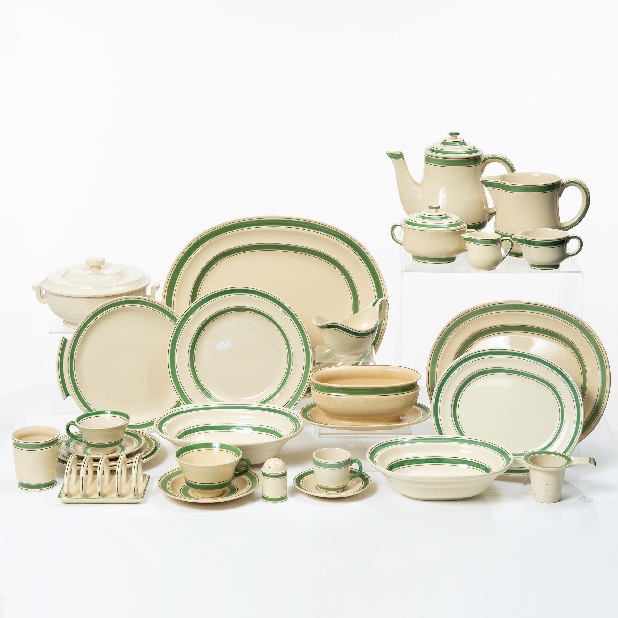 Wilhelm Kåge, An extensive "Bandarillo" dinner service, 86 pcs, Gustavsberg, in production 1933-1952.