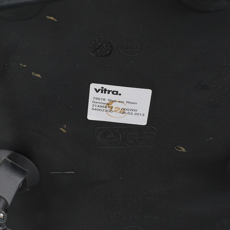 CHARLES & RAY EAMES, stolar, 6 st, Vitra, 2013.