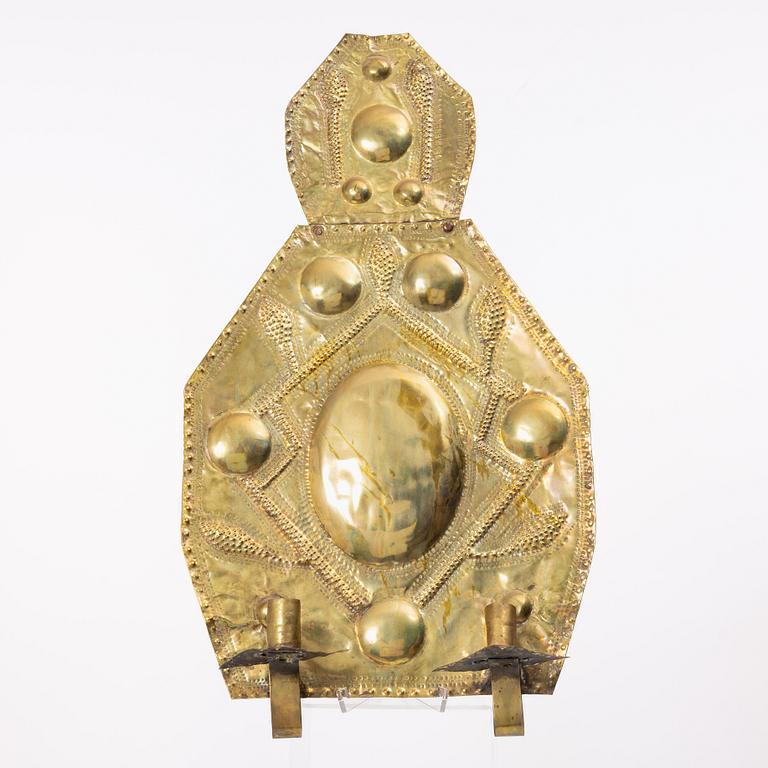 A pair of Baroque style light plates, 19th century.