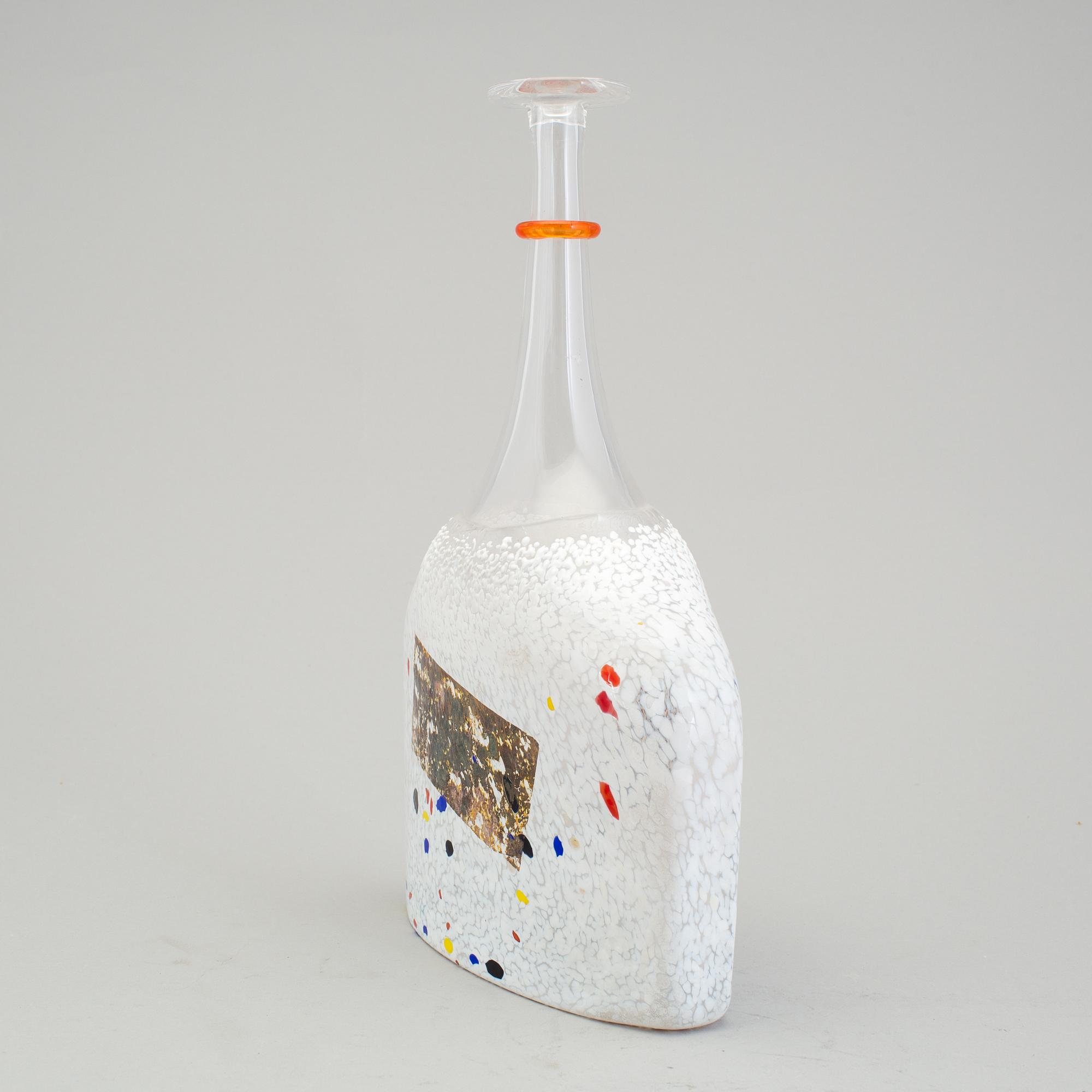 BERTIL VALLIEN, flaska i glas, "Satellite", Kosta Boda, 1980-/90-tal.