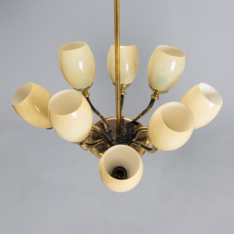 Paavo Tynell, a pair mid-20th century '1382' chandeliers for Idman.