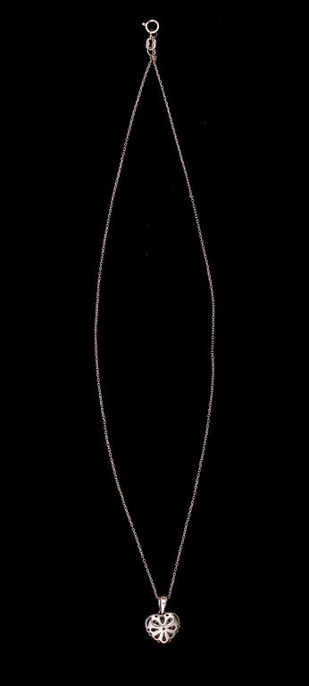 HÄNGSMYCKE, 18K vitguld, diamanter tot. 0,26 ct. Vikt 3,5 g. Intyg.