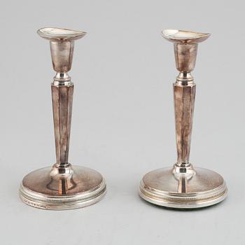 Eric Löfman, ljusstakar, ett par, silver, Mema, Lidköping 1999.