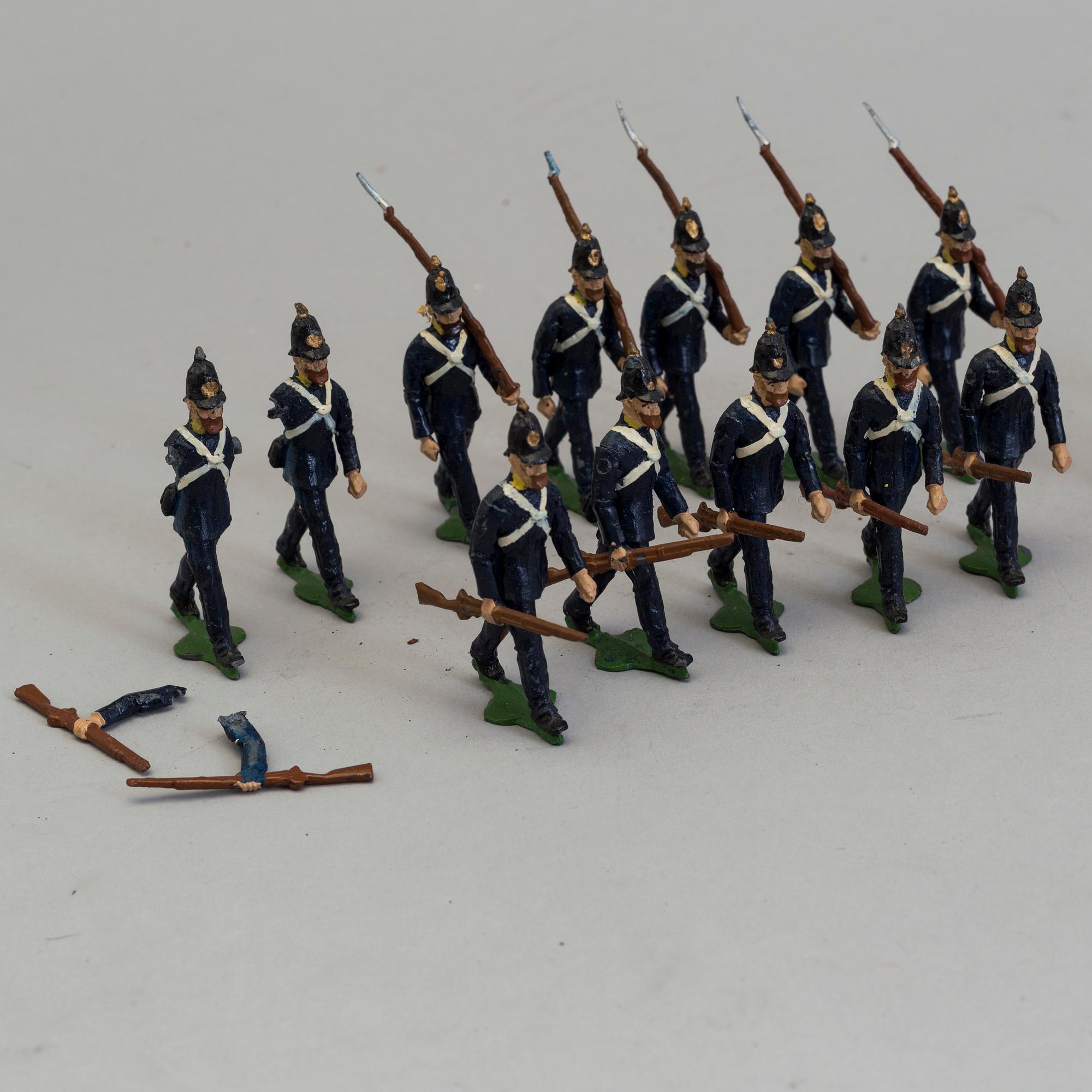 TENNSOLDATER, 48 st, bl.a. Holger Eriksson, 1900-tal.