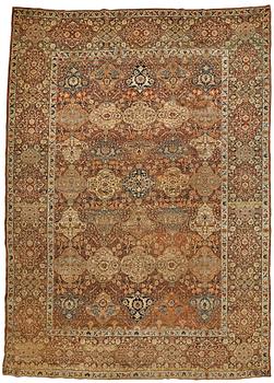 A CARPET, semi-antique Tabriz, ca 424 x 307,5 cm.