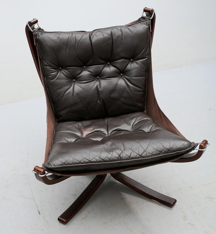 FÅTÖLJER, 2 st, "Falcon chair", Sigurd Russel, Vatne möbler, Norge, 1900-talets andra hälft.