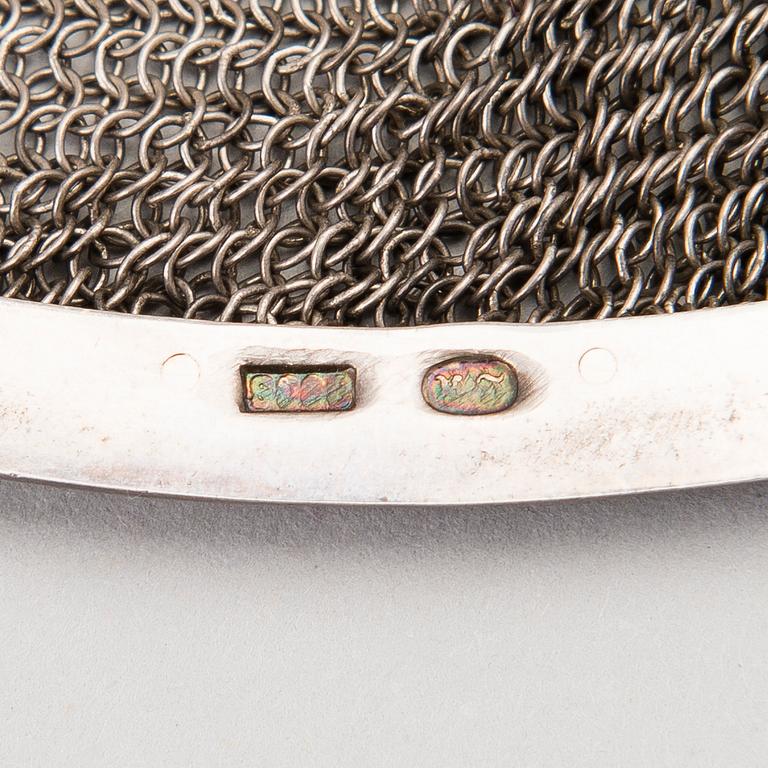 AFTONVÄSKOR, 2 st, i silver och försilvrad metall.