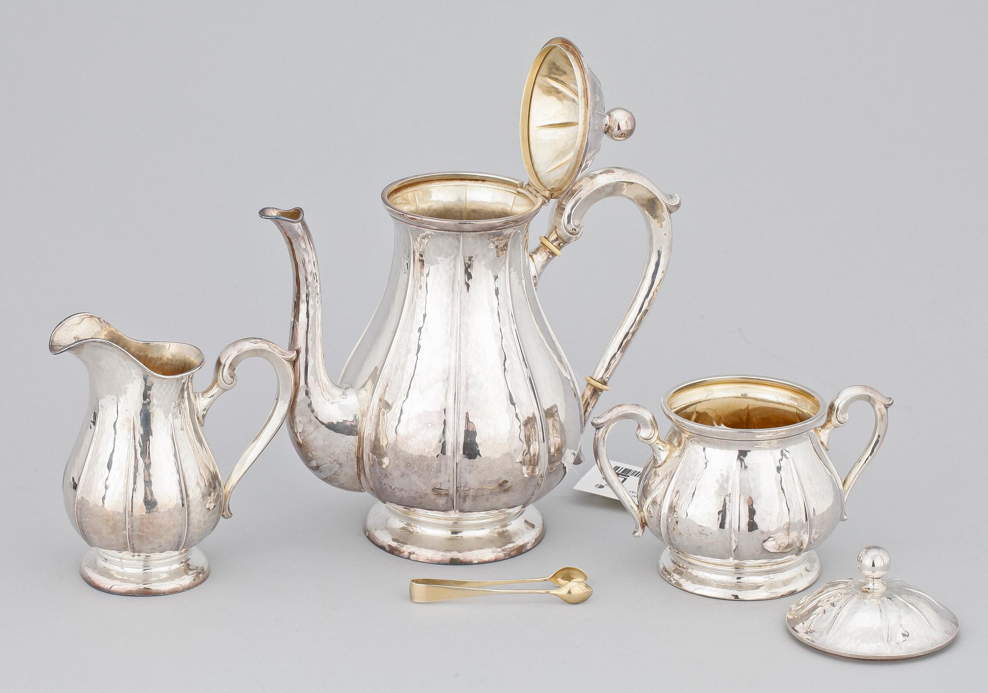 KAFFESERVIS, 3 delar, C.G. Hallberg, 1918 och 1927. Tot ca 965 gr.