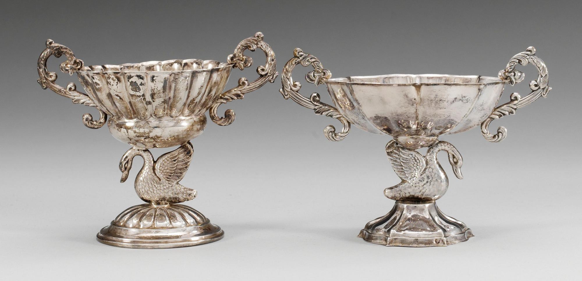 SKÅLAR på FOT, 2 st, silver. Stmplr Spanien (1).