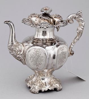 KAFFEKANNA, silver, nyrokoko, 1800-talets andra hälft. Vikt ca 883 g.