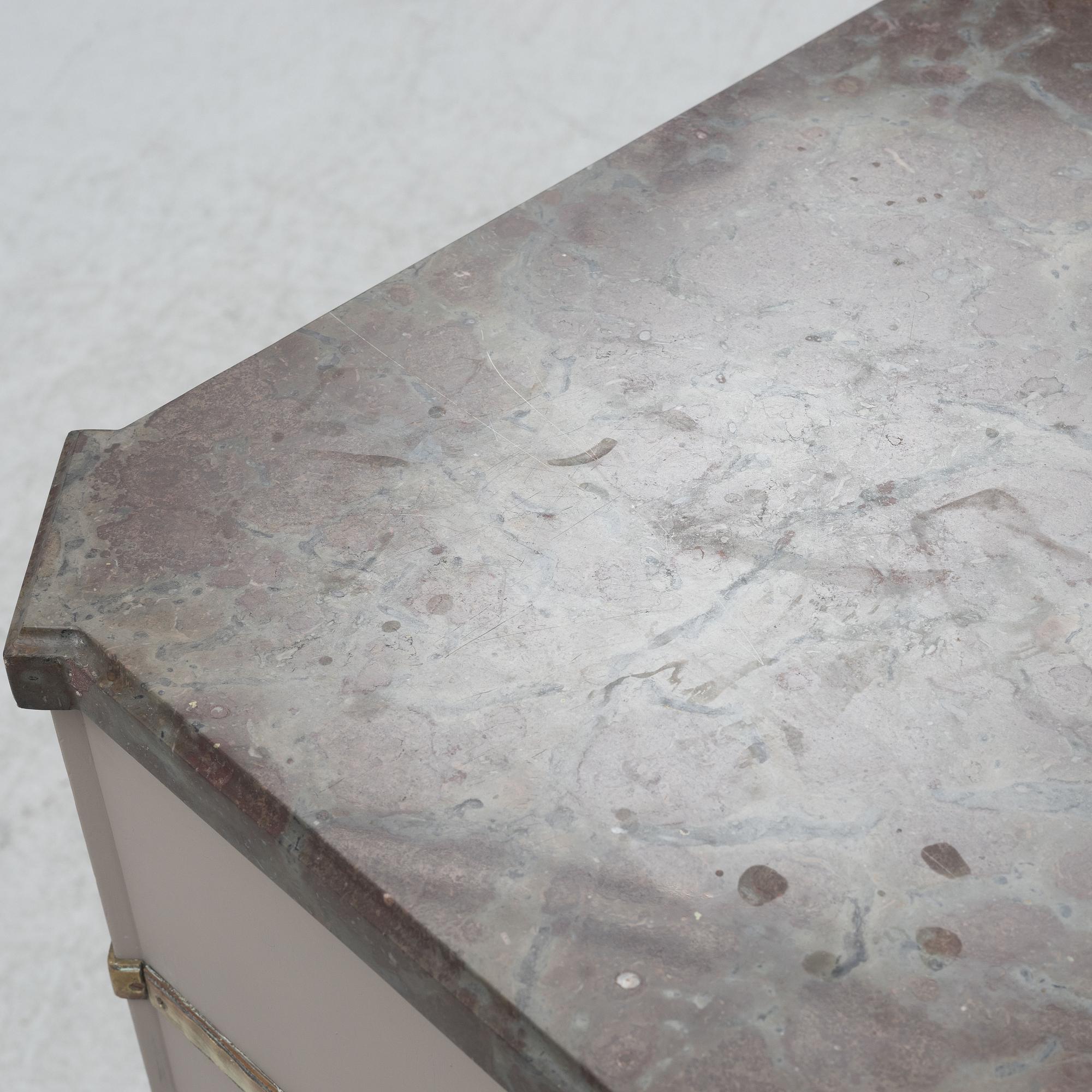 Chest of drawers, Gustavian style, 20th century.