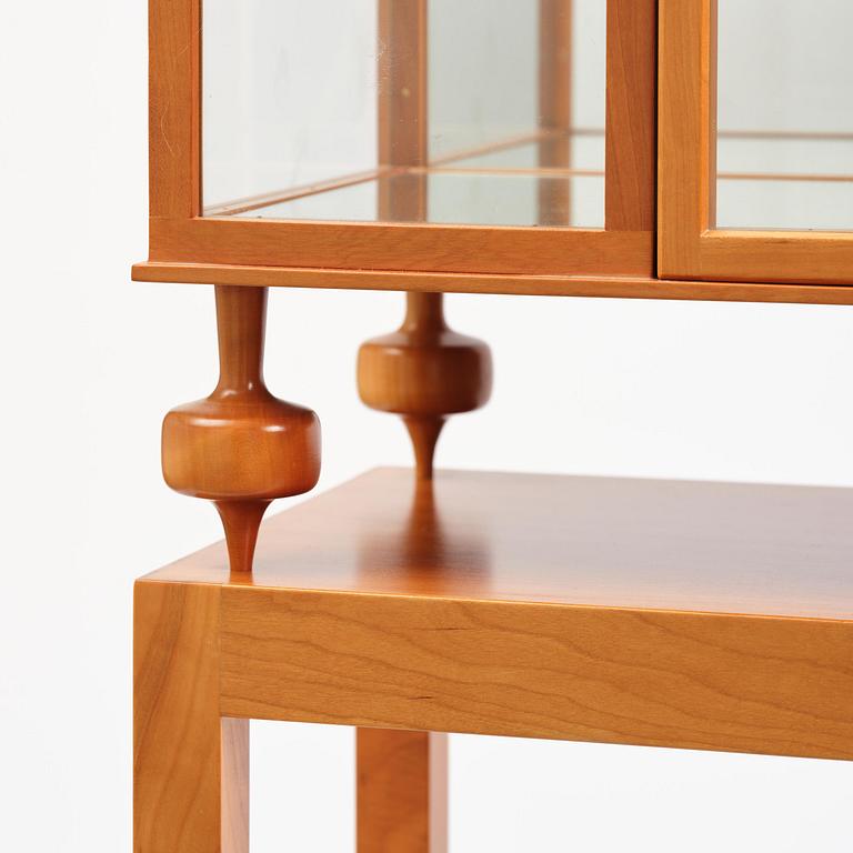 Josef Frank, a display cabinet model B 2077, Firma Svenskt Tenn, ca 2001.