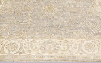 A Ziegler Design carpet, 347 x 276 cm.