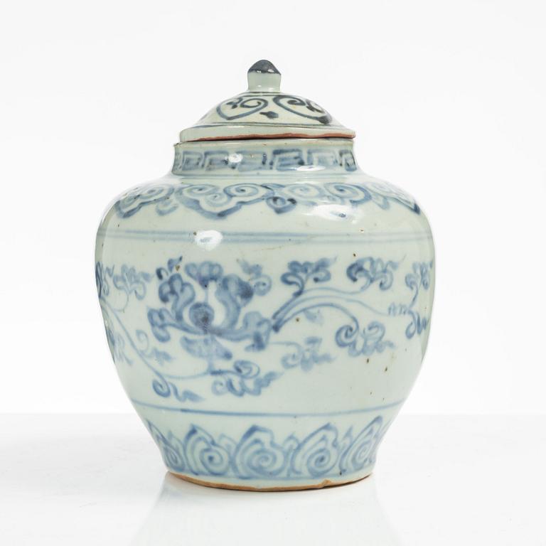 A Chinese blue and white porcelain jar, Ming dynasty (1368-1644).