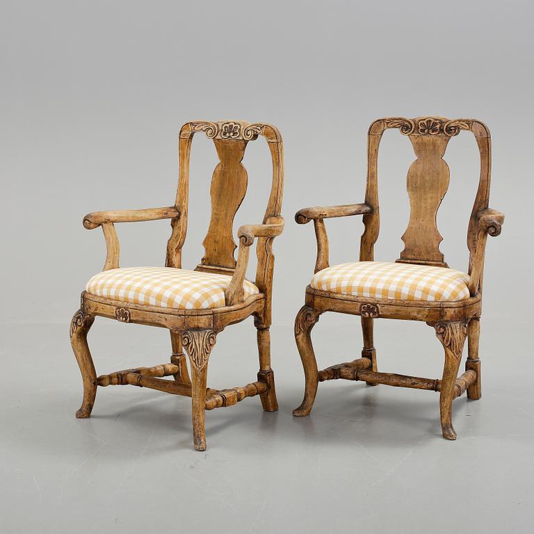 KARMSTOLAR, ett par, rokoko, 1700-talets andra hälft.