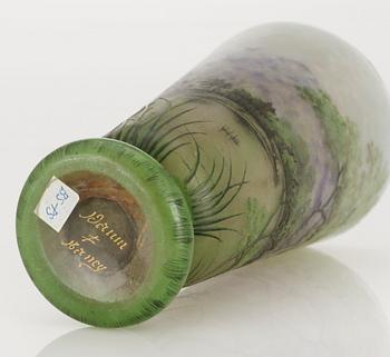 An art nouveau Daum glass vase, Nancy, France.
